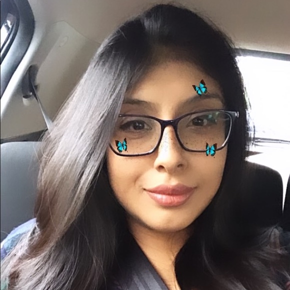 Meet your Posher, Yessenia - Picture 1 of 1